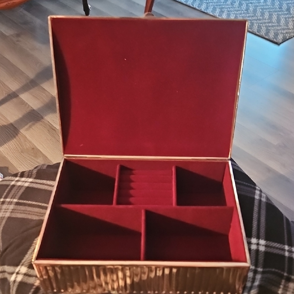 Godinger Elegant Silver Striped Jewelry Box